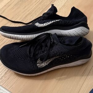 Nike Ladies' Free Run Flyknit Shoe 6.5